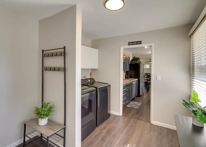 Lovely South Bend Home ~ 3 Mi To Dtwn & Notre Dame