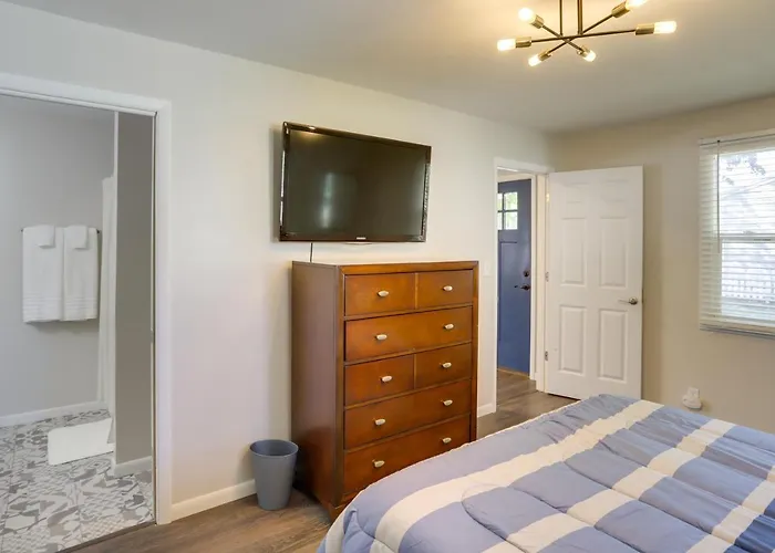 Lovely South Bend Home ~ 3 Mi To Dtwn & Notre Dame