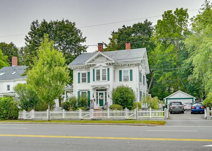 5 Mi To Salem: Furnished Patio At Danvers Studio!