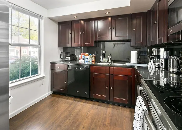 3Br Th 40 Mins From Dc, Pets Ok, Fenced Yard