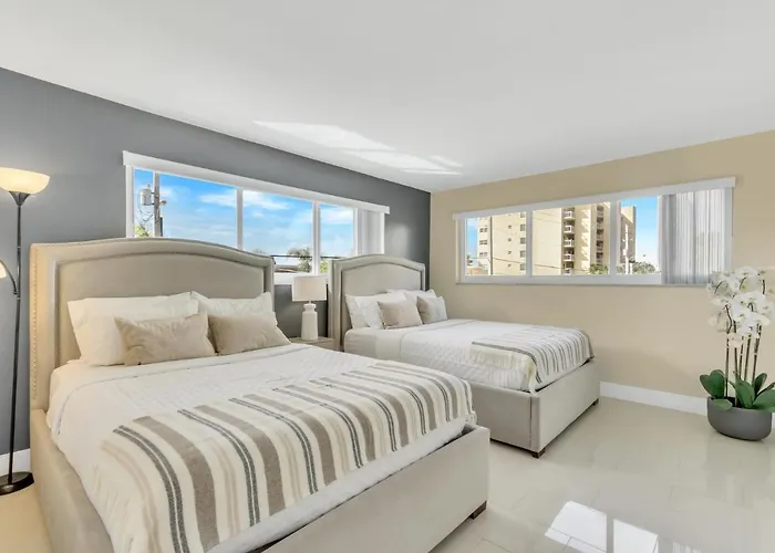 Sunny Pompano Beach With Pool Access