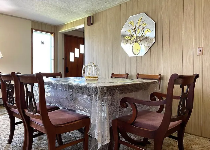 Entire Home In Buffalo - 6 Guests 3 Bedroom 1 Bath - Convenient Location - 25Min To Niagara Falls