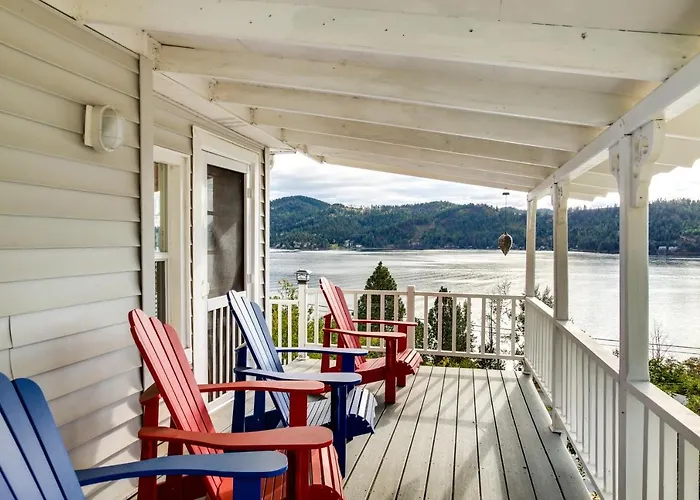 Harrison Getaway W/ Deck & Lake Views!