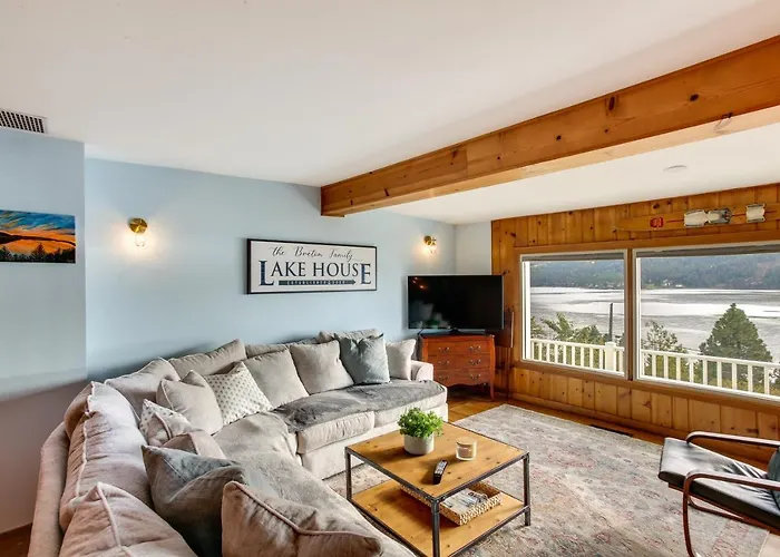 Harrison Getaway W/ Deck & Lake Views!
