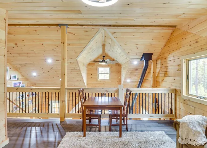 Secluded Cabin W/ Mtn Views ~ 33 Mi To Bigfork!