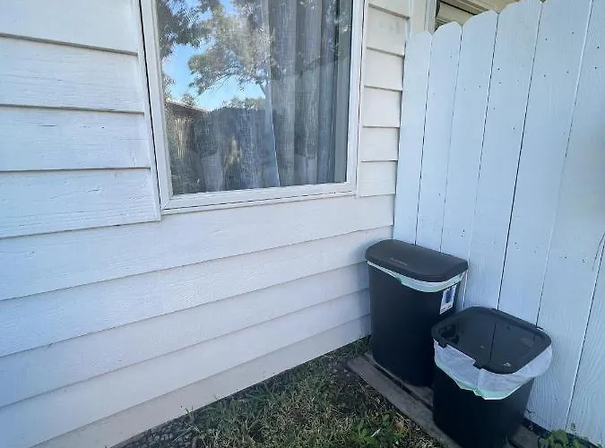 Cozy Loft With Parking And Private Patio W/ Grill