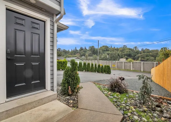 Pacific Northwest Retreat Duplex 3Min From Seattle