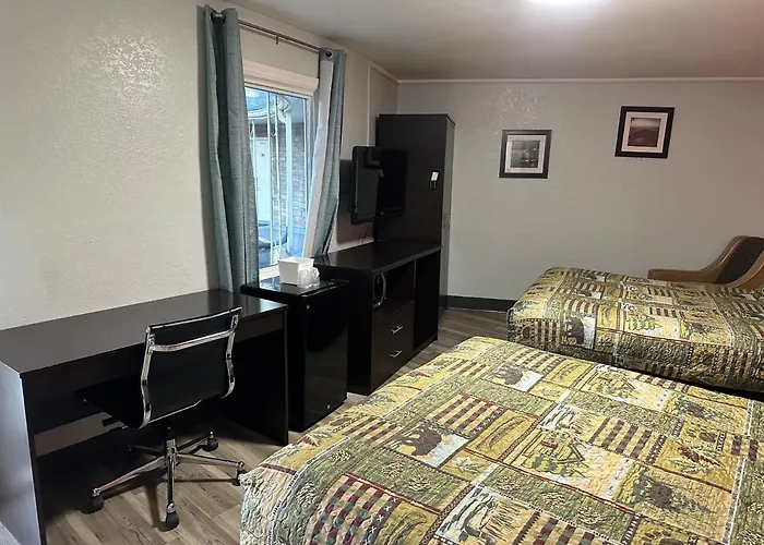 Whispering Pines Motel