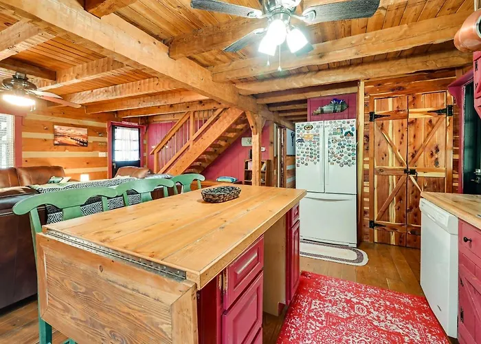3 Mi To Lake! Mammoth Cave Cabin W/ Fire Pit