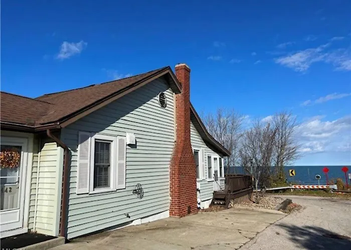 Lakeview - Lake Erie - Ashtabula, Oh - 5 Min To Gotl - Fireplace- Deck - King Bed