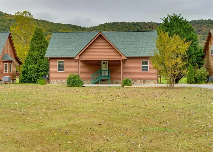 Hiawassee Riverfront Cabin: 7 Mi To Lake Chatuge!