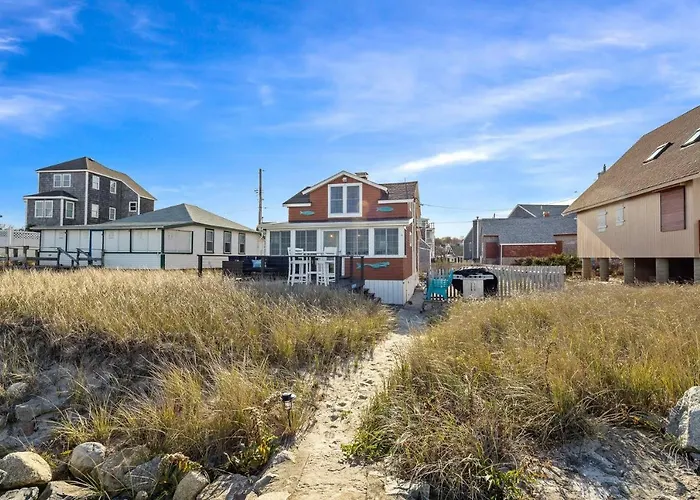 White Horse Beach House: Plymouth