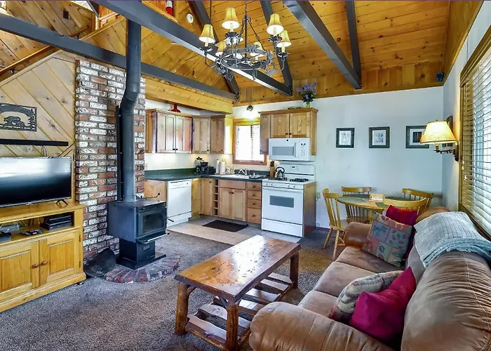 Hot Tub & Deck: Big Bear City Cabin Near Skiing