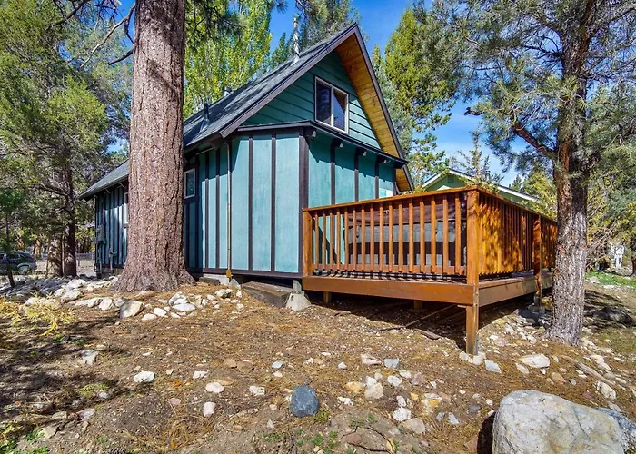Hot Tub & Deck: Big Bear City Cabin Near Skiing