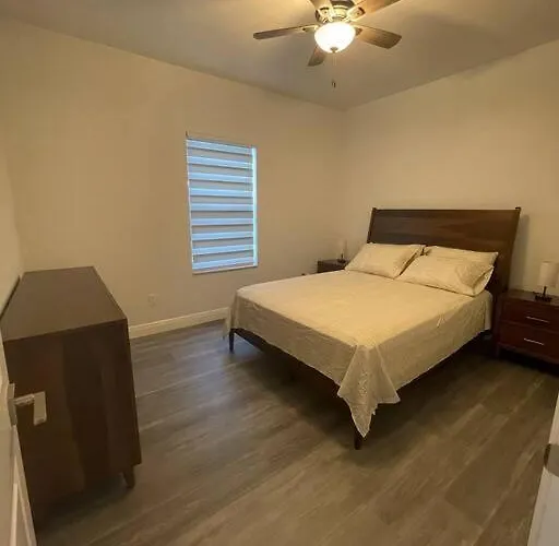 Brand New Lake View House - Self Check-In