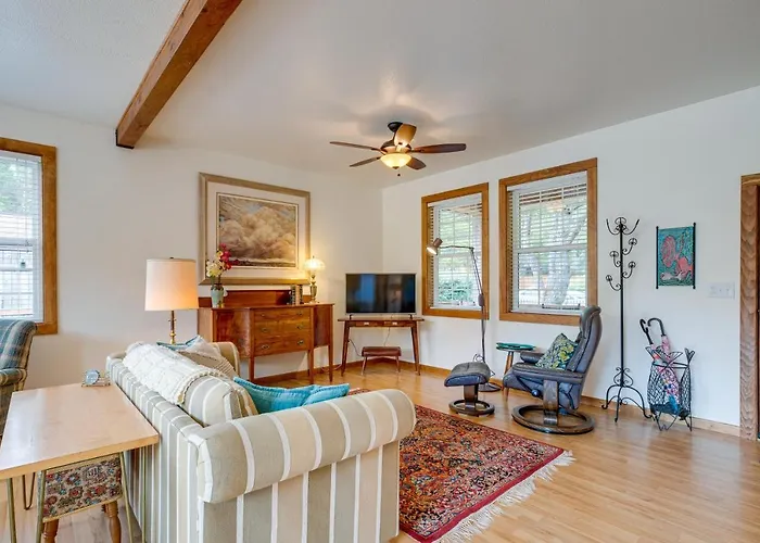 Historic District Home - Walk To Willapa Bay!