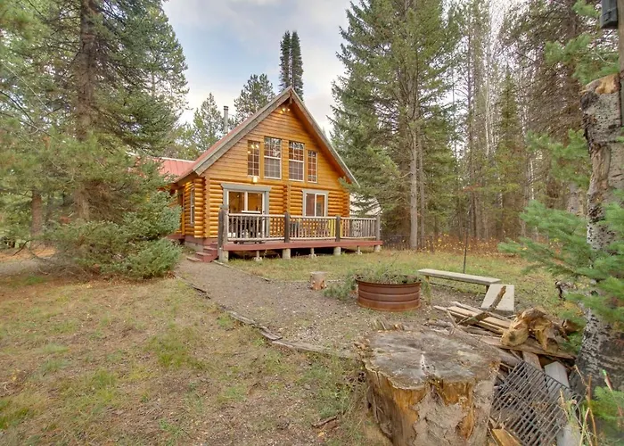 Donnelly Cabin W/ Private Deck: Near Lake Cascade!