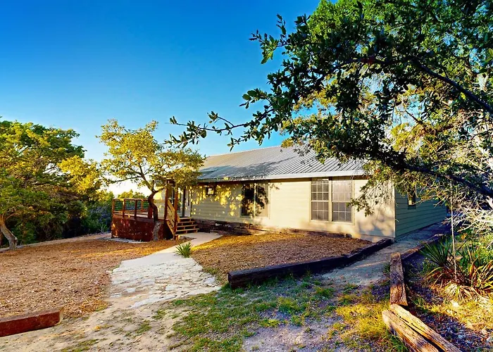Hill Country Views & Patio: Private Home