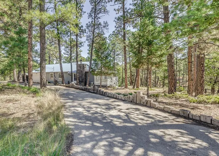 Rustic Alto Retreat - Near Hiking, Skiing & More!