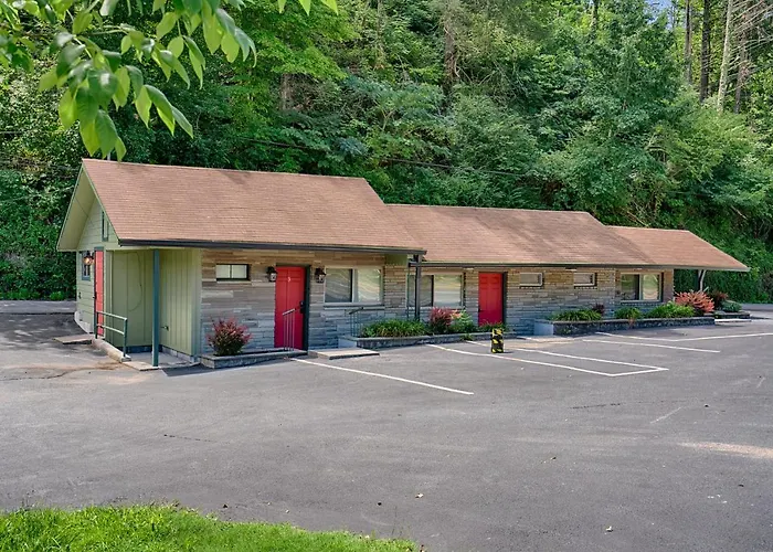 Newly Remodeled Motel In Gatlinburg!