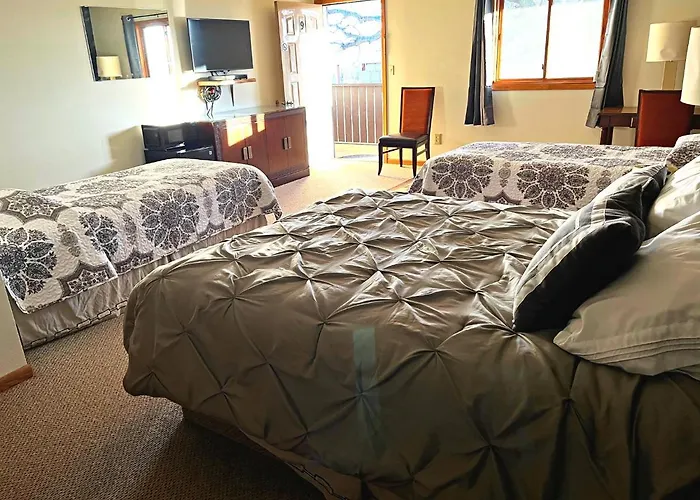 Furnas County Lodging