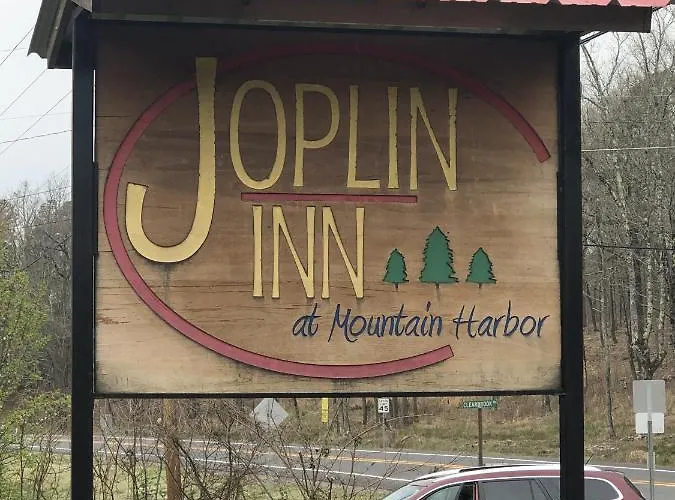 Ji1 - King Guest Room Located At The Joplin Inn