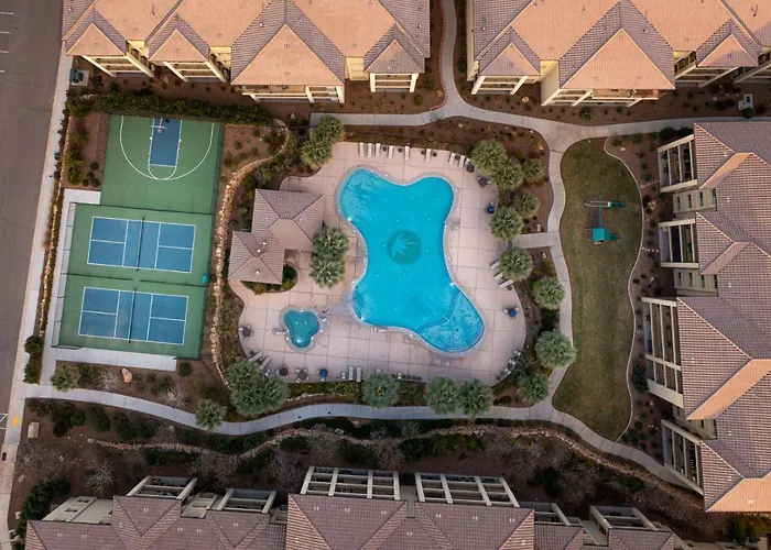 W304-Mojave Skies Poolside 4 Bed Estancia Resort