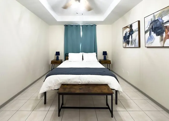 Chic, Quiet 2Br 2Ba Near Shops & Restos!
