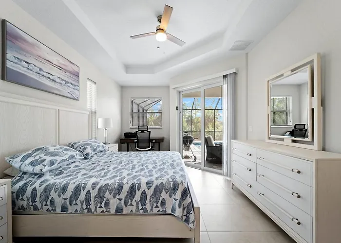 Modern Heated Pool Home Close To Downtown Shopping