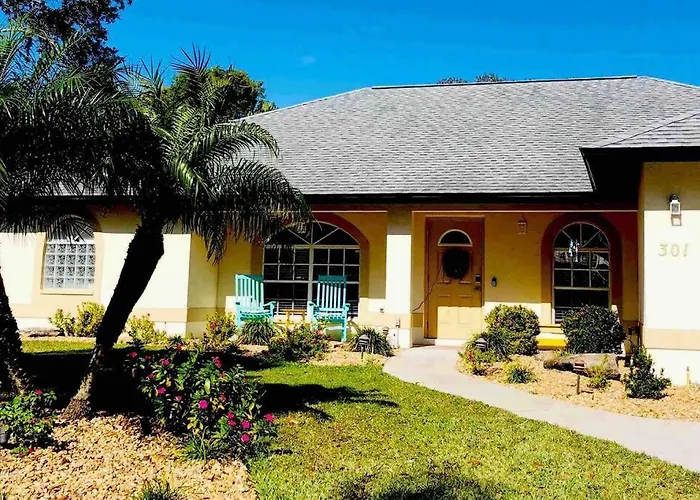 Sunny Oasis Getaway -Heated Pool-Mini Golf-Near Beach