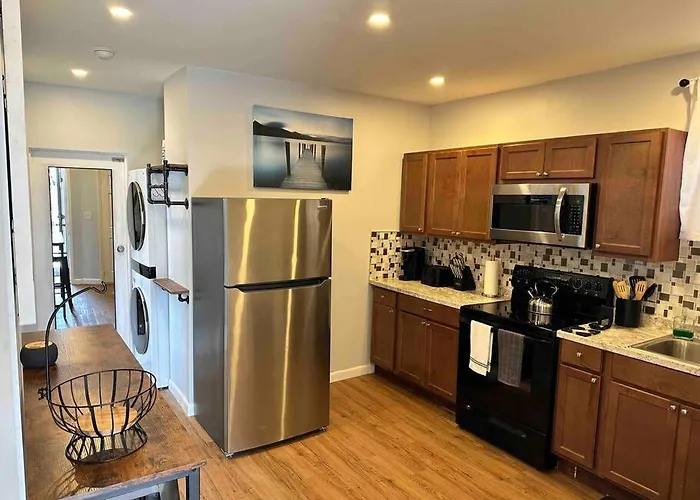 Two Bedrooms With Parking & Washer/Dryer