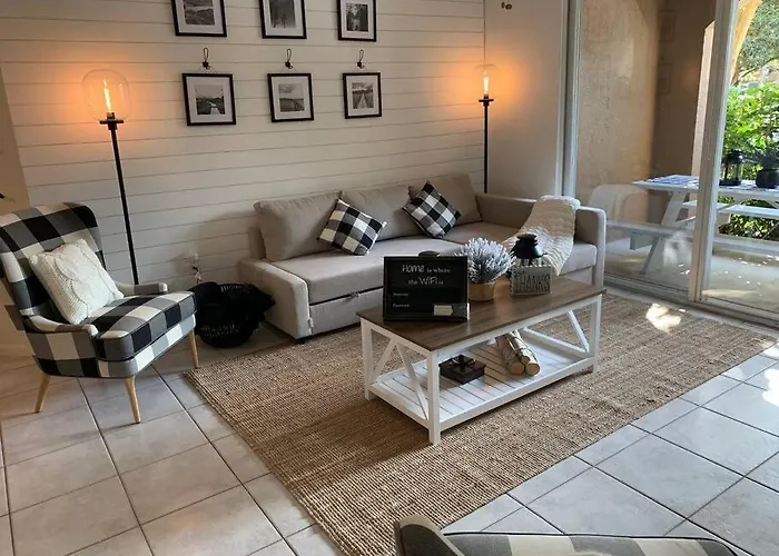 Pet-Friendly Aventura Pool, Beach, Golf, Gym