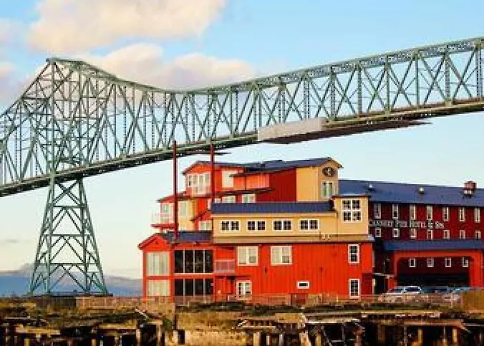 Waterfront Retreat In Astoria W River Views