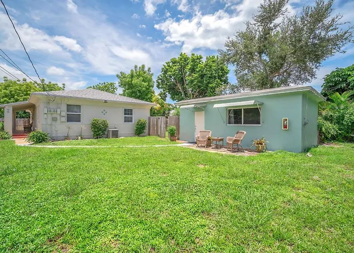 Blue Wave Bungalow - 1 1 - Stylish