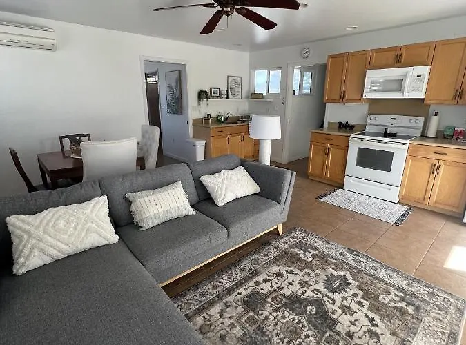 Kailani Loft, Kailua Coconut Grove 1-Bedroom