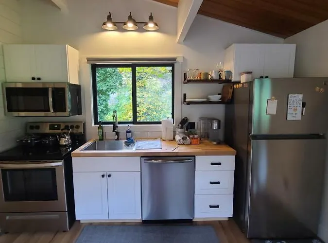 A Restful Studio Near A Creek And Forest - Pet Friendly
