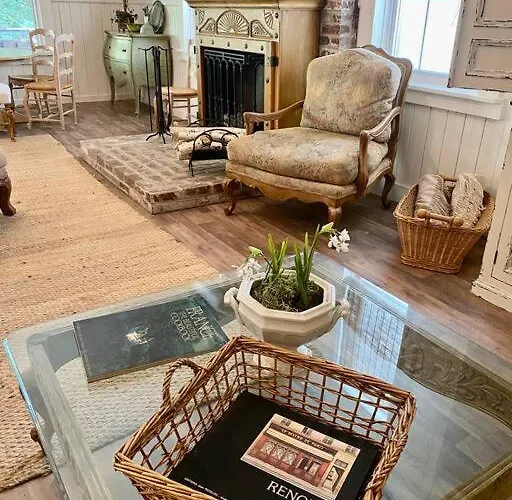 The Shopkeeper'S Cottage ~ Chic!