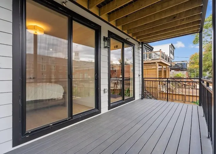 Capitol View 2 Dc Townhouse Condo With Private Backyard And Garage Parking