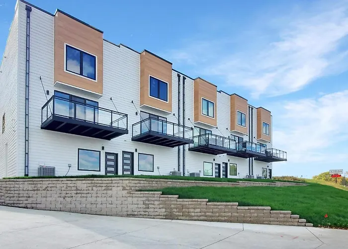 Centralpark Townhome B10