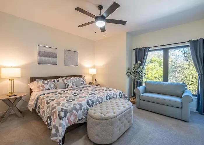 Centralpark Townhome B10