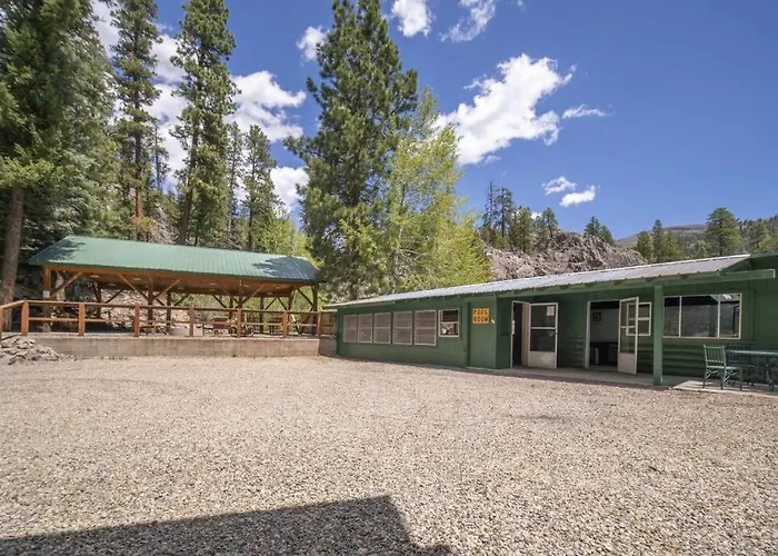 The Fox Den Cabin #14 At Blue Spruce Rv Park & Cabins