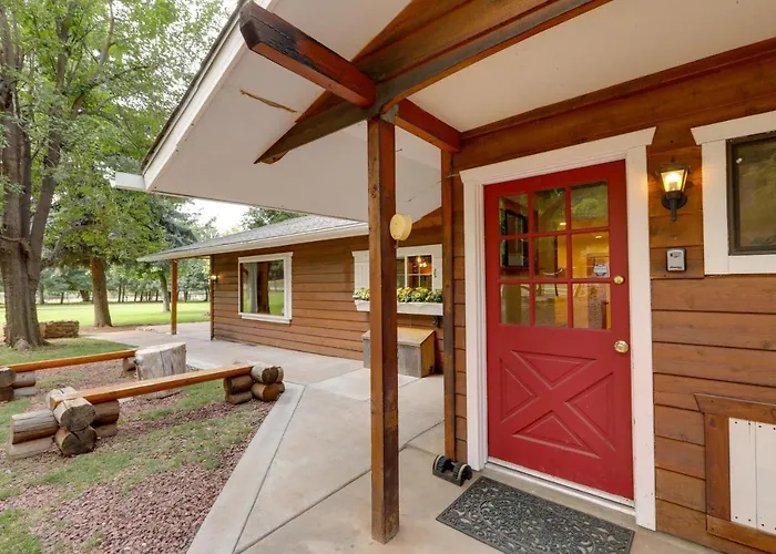 Cozy Cabin On 1 Acre In Premier Pine Neighborhood