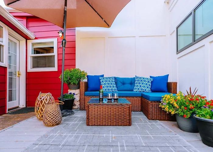 Swank House- Downtown Suite-Pet Friendly