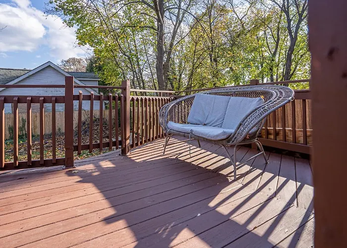 H2 1 Bedroom Downtown Stamford