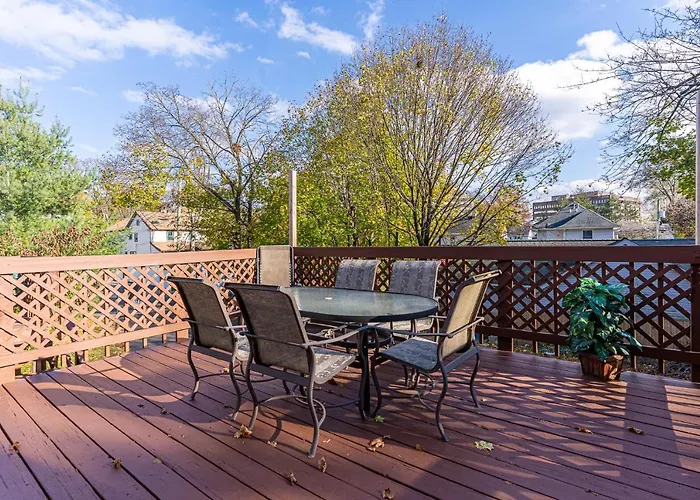 H2 1 Bedroom Downtown Stamford