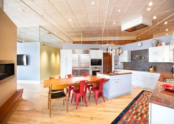 Penthouse Apartment Overlooking Downtown Mall