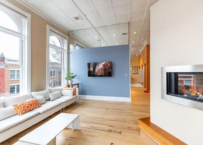 Penthouse Apartment Overlooking Downtown Mall