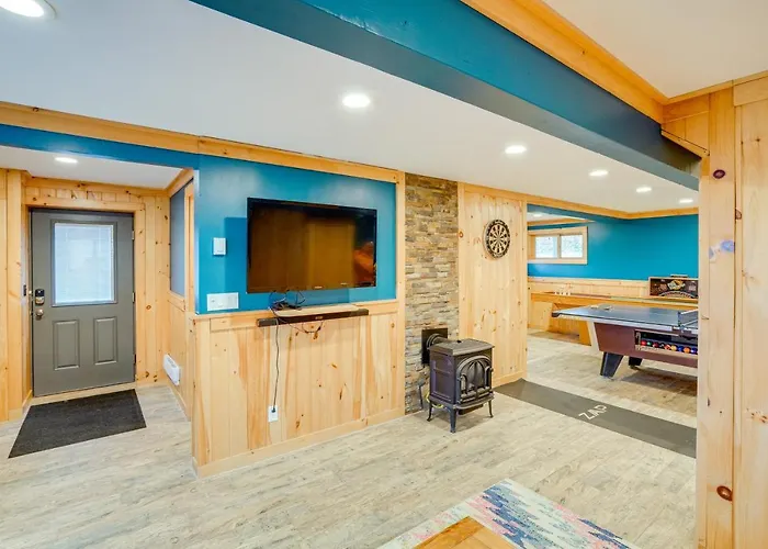 Hunter Mountain Home W/ Game Room: 1 Mi To Skiing!
