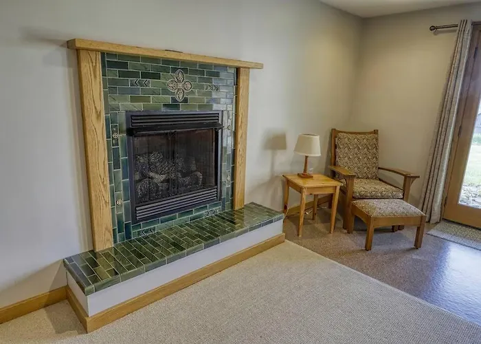 Huge Home W Studio Apt-Mountain Views-Hot Tub-Sauna