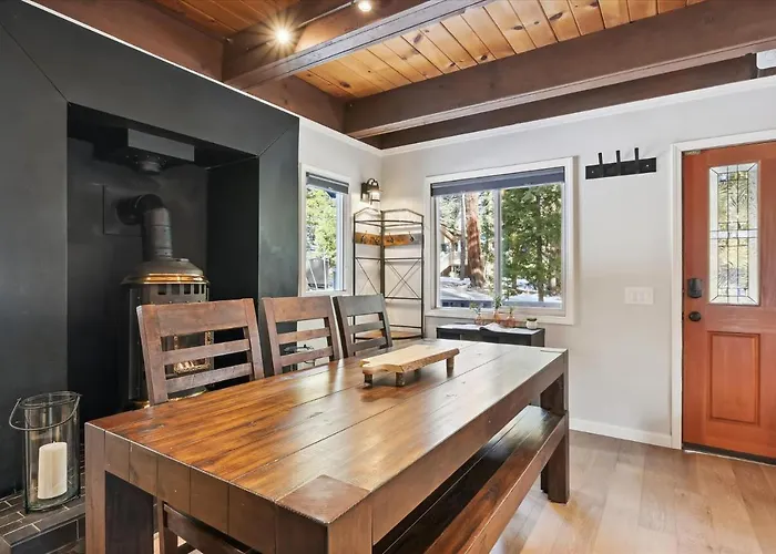 Cobalt Cabin - Beautifully Remodeled 3Br With Private Hot Tub, Fireplace And Dogs Ok